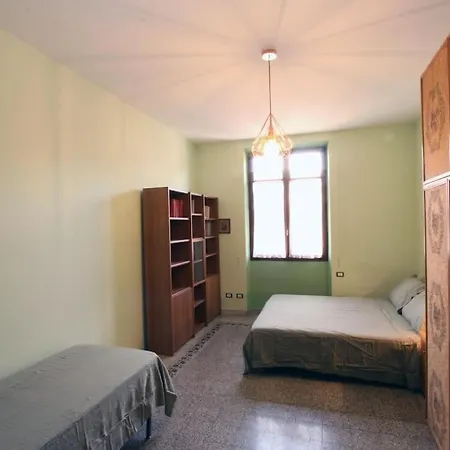 Sacconi Flat * روما