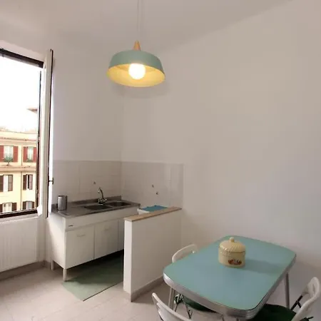 Sacconi Flat * روما