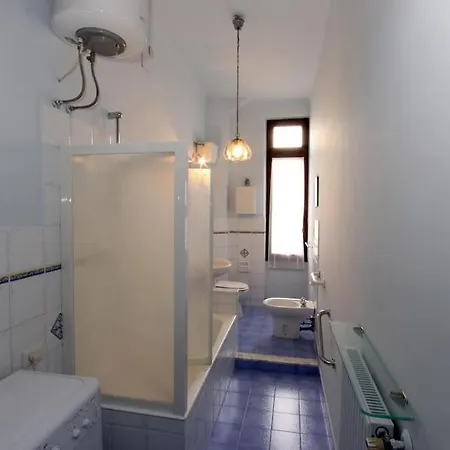 Sacconi Flat روما