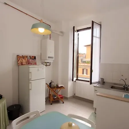 Sacconi Flat Daire Roma