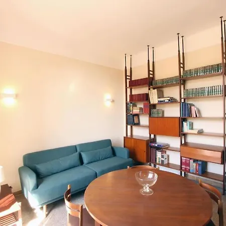 Sacconi Flat